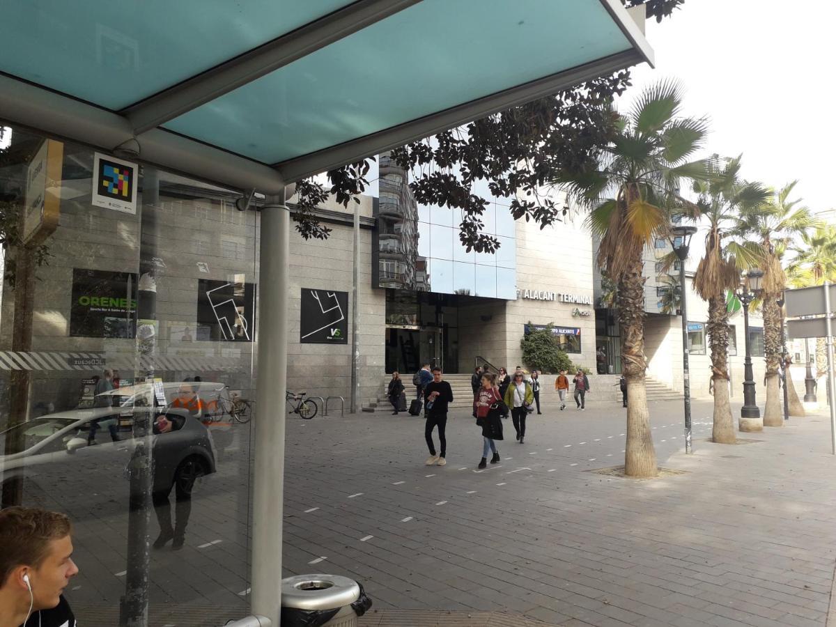 Eve ,Estacion Central Alicante Exterior foto